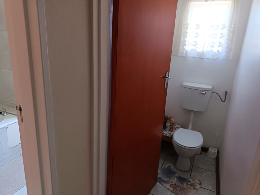 3 Bedroom Property for Sale in Albertinia Western Cape
